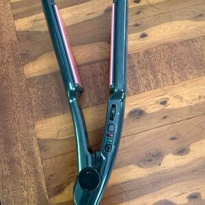 Black and pink Hair Straightener